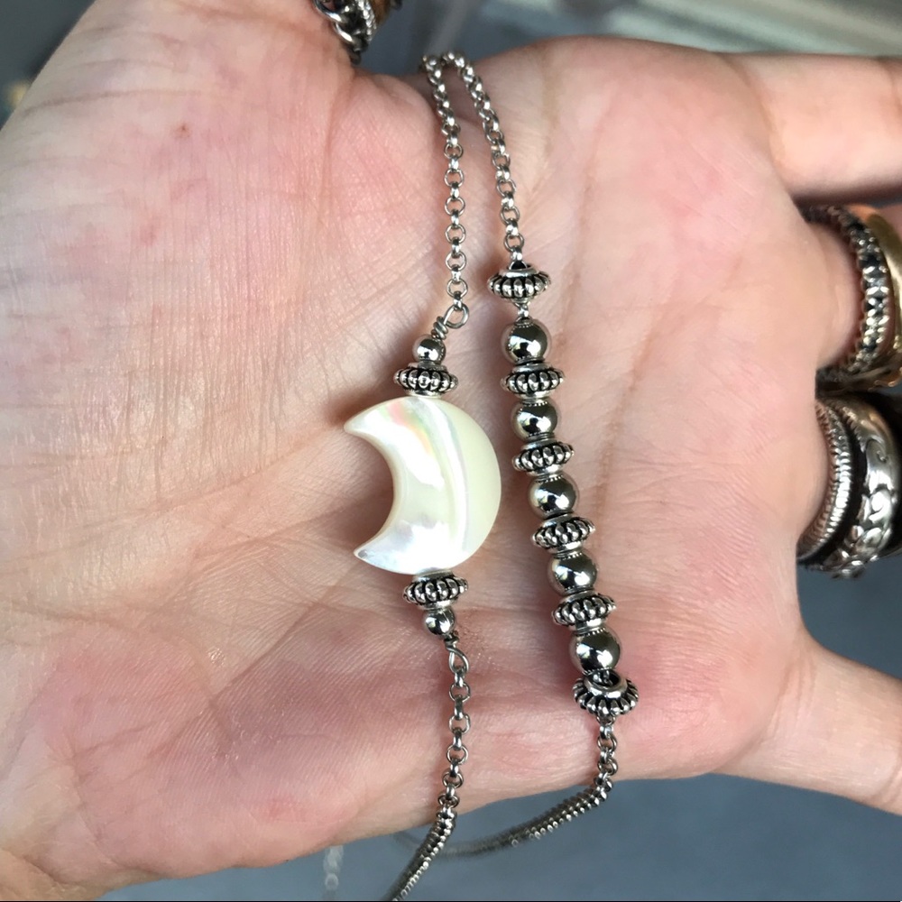 Double layer genuine mother of pearl moon necklace - Picture 4 of 9